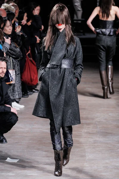 Look 3
